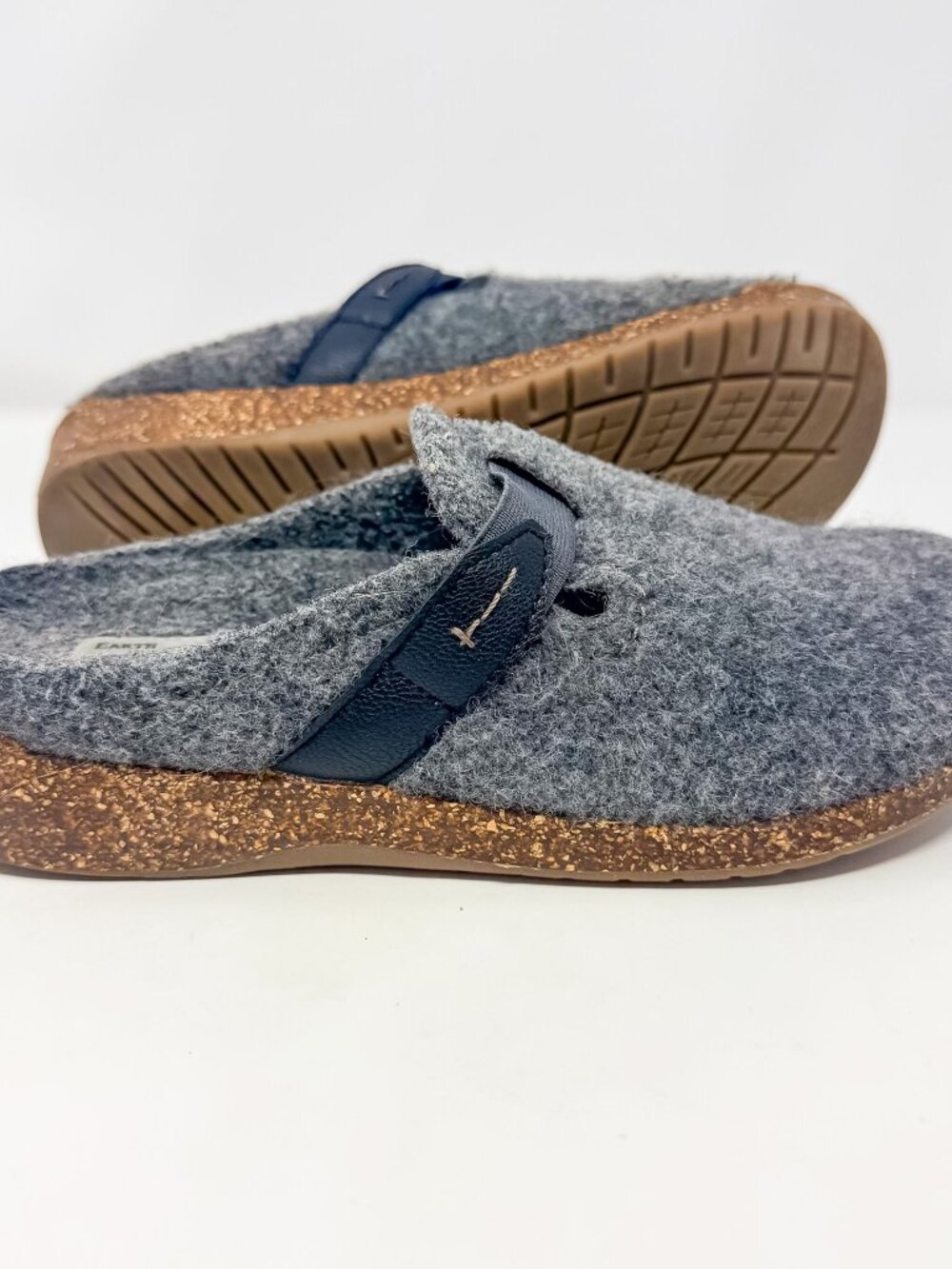 Earth Origins Jenna Clogs Women’s 7W Gray Felt Comfort Slip On Arch Support Cork